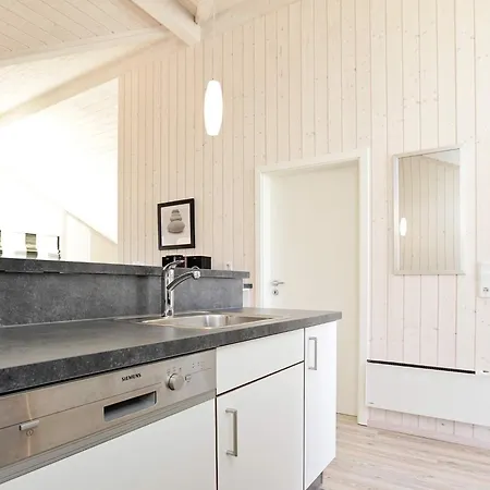 Danish With Sauna بيت للعطل